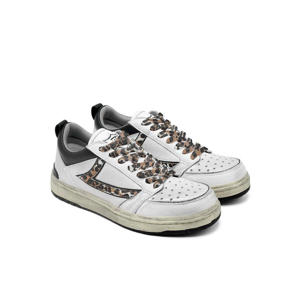 STARLIGHT ANIMALIER SHIELD LOW WOMAN Starlight Low Woman Sneakers, back pull loop with metal logo detail, front lace-up closure.Animalier Shield. 100% leather. HTC LOS ANGELES