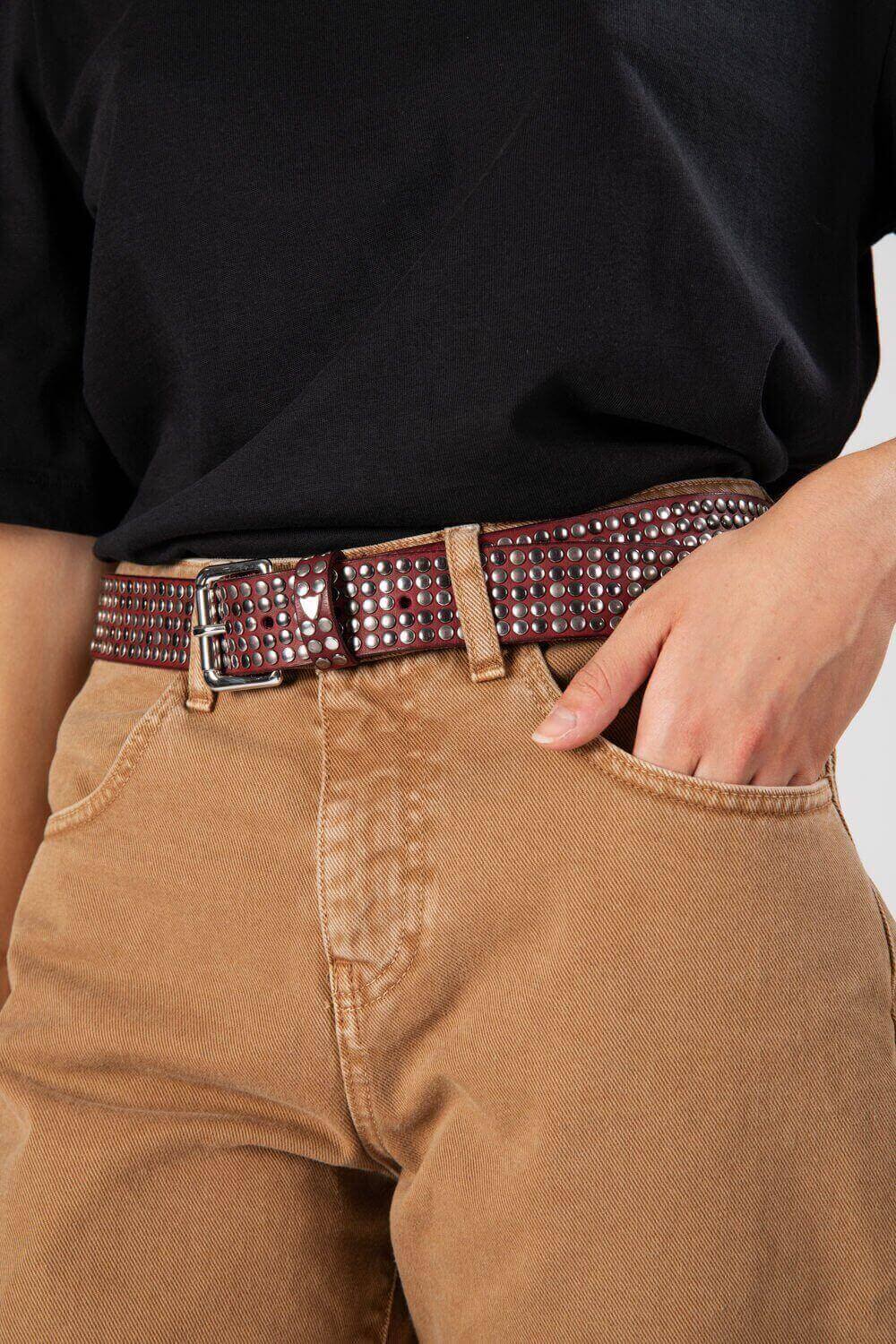 5.000 STUDS COLOR BELT Leather belt with mixed studs, brass buckle, studded loop and rivet with engraved logo. Made in Italy, 3.5 cm height. HTC LOS ANGELES