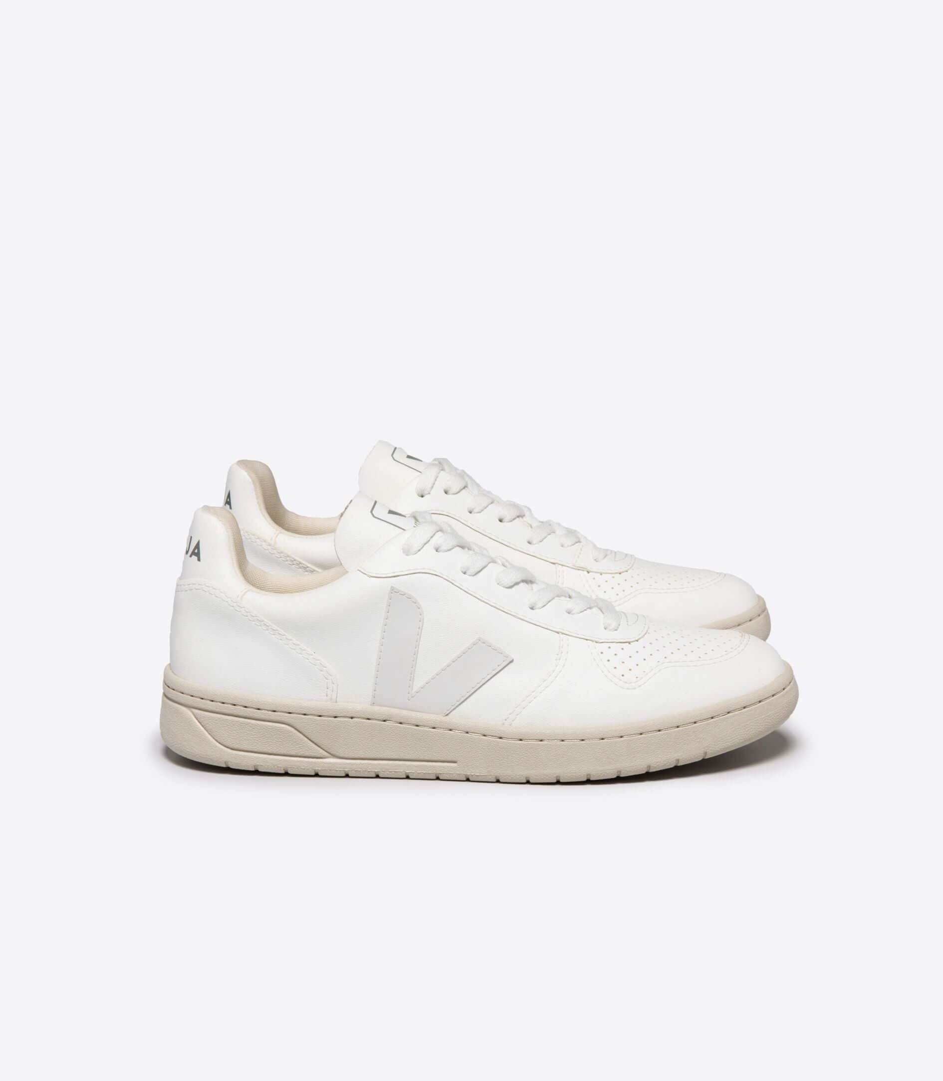 Veja V-10 CWL Full White