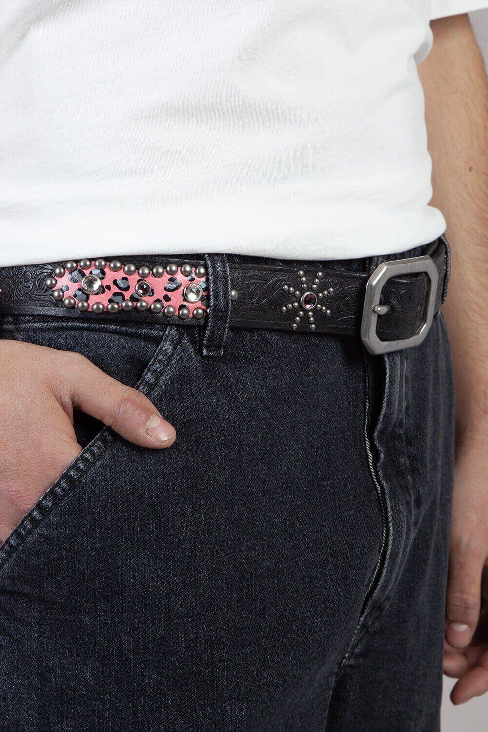 AMERICAN PAINTED BELT Black leather belt with studs and rhinestones.Height: 3 cm. Made in Italy. HTC LOS ANGELES