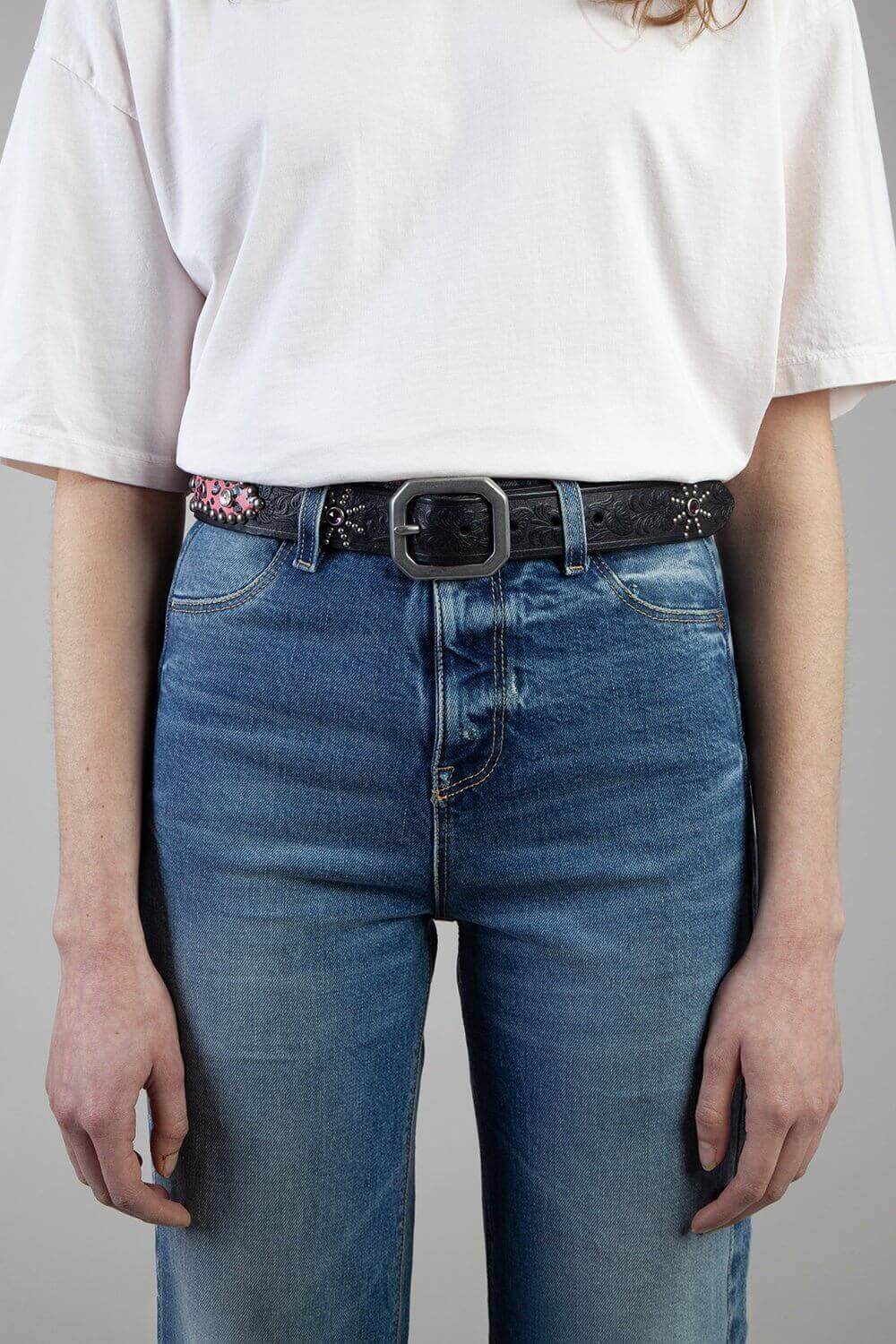 AMERICAN PAINTED BELT Black leather belt with studs and rhinestones.Height: 3 cm. Made in Italy. HTC LOS ANGELES