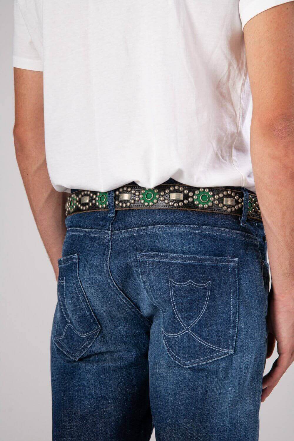 FIGUEROA BELT Black vintage leather belt with studs. Brass buckle. Height: 4 cm. HTC LOS ANGELES