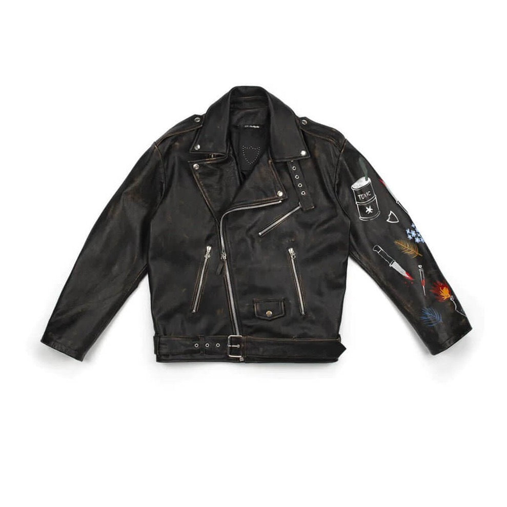 JIMI HANDPAINTED JACKET Leather jacket with handpainted details on the sleeve. Fit: over. Asymmetrical zip closure. Zippers on the sleeves. 100% leather. Lining 100% viscose. Made in Italy. HTC LOS ANGELES