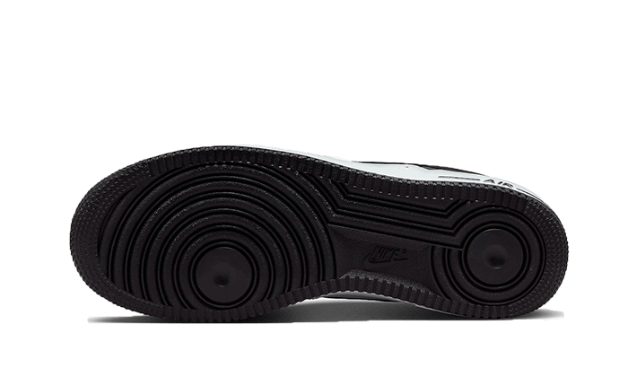 Nike Air Force 1 Low QS Terror Squad Black White SKU : FJ5756-100Blue Express garantisce l'autenticità dei prodotti. Nike Blue Express
