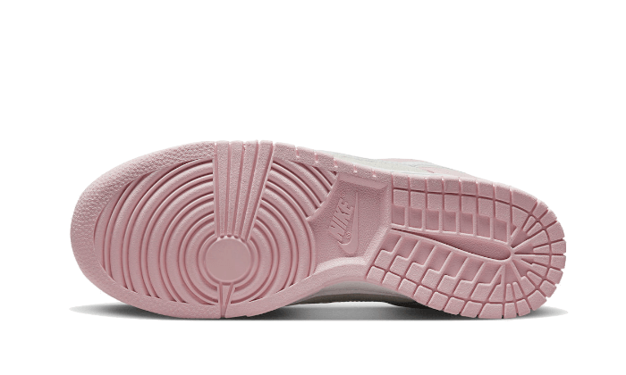 Nike Dunk Low LX Pink Foam SKU : DV3054-600Blue Express garantisce l'autenticità dei prodotti. Nike Blue Express