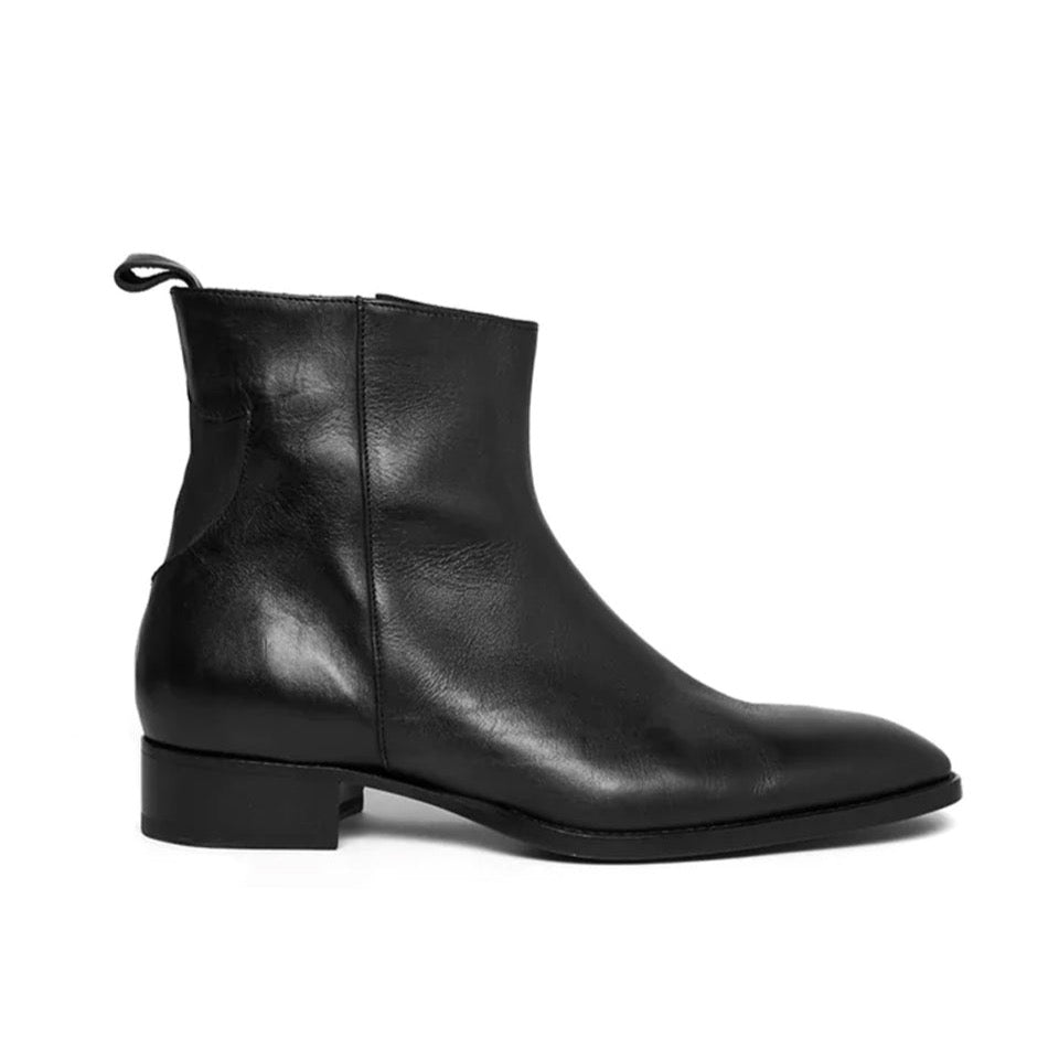 QUENTIN BOOT Black leather boots. Side zip closure. Leather sole, made in Italy. HTC LOS ANGELES