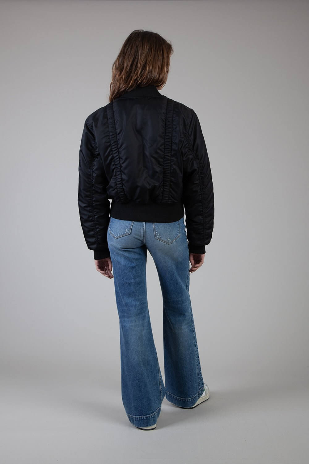 SUSPENDERS JACKET Crop bomber jacket, zip closure and front pockets. Composition 100% Nylon HTC LOS ANGELES