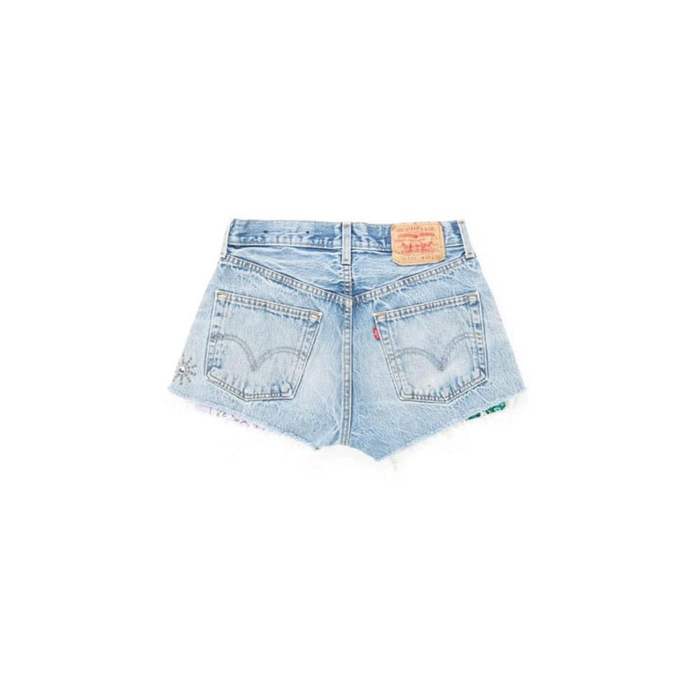 VINTAGE BANDANA SHORTS Levi's vintage denim shorts. Customized shorts with vintage bandana applicated inside. Every piece is 'one of a kind', designed using handcrafted materials. As a result of this process there will be variations in the shade of the co
