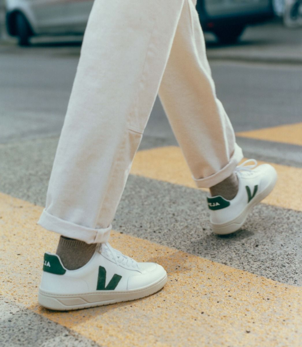 Veja V-12 Leather White Cyprus