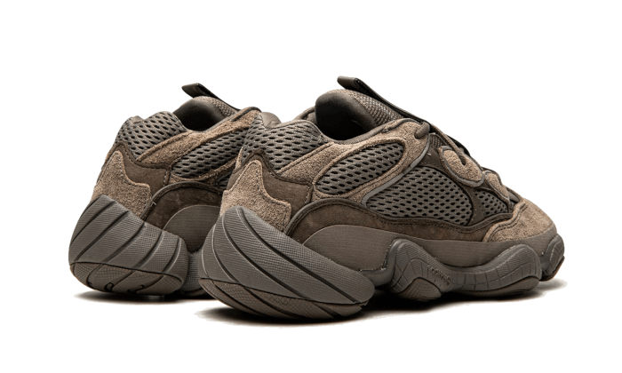 Adidas Yeezy 500 Clay Brown SKU : GX3606Blue Express garantisce l'autenticità dei prodotti. Adidas Blue Express