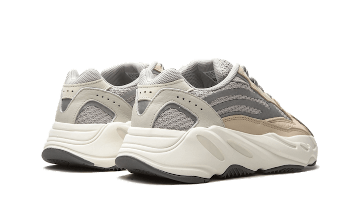 Adidas Yeezy 700 V2 Cream SKU : GY7924Blue Express garantisce l'autenticità dei prodotti. Adidas Blue Express